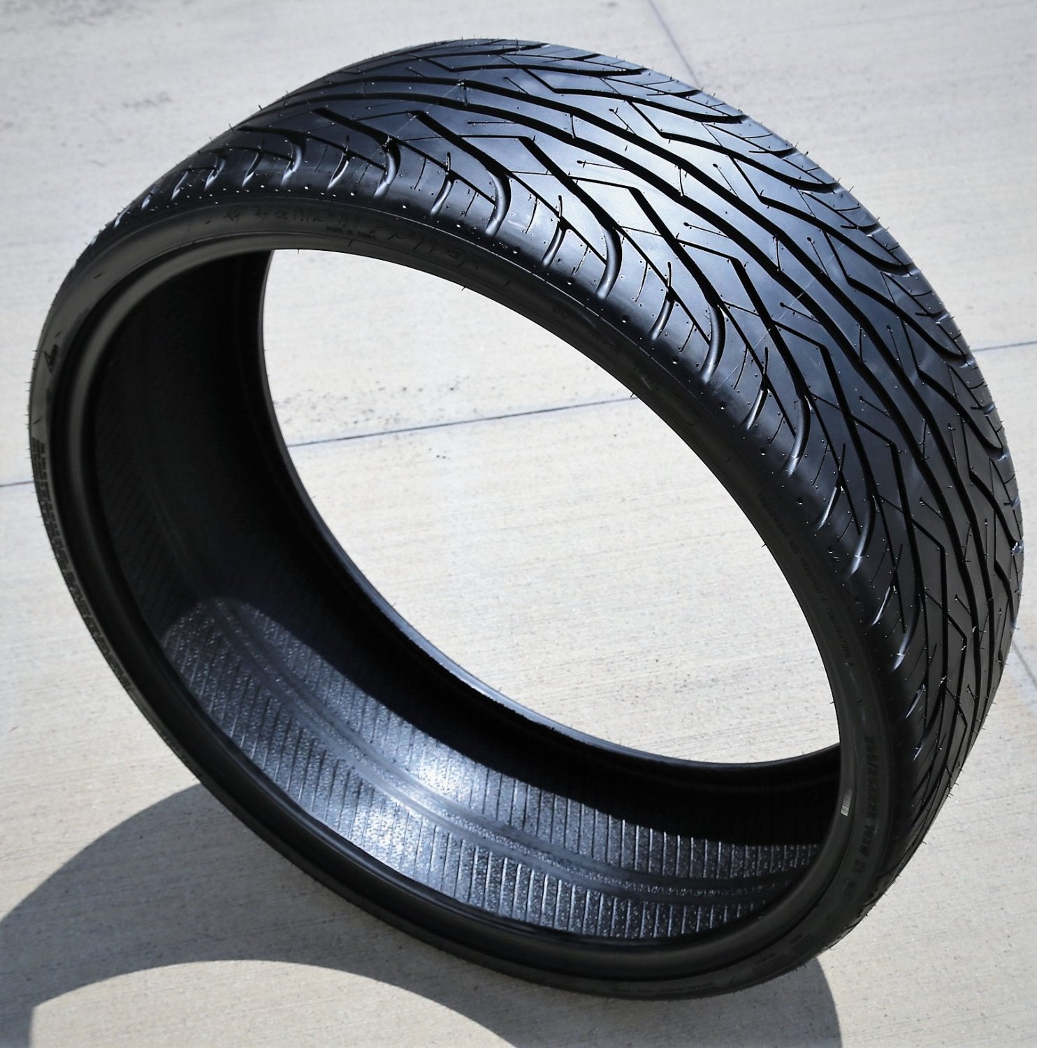 2025 Neumático de alto rendimiento Venom Power Ragnarok One 295/25R28 ZR 103W XL M+S