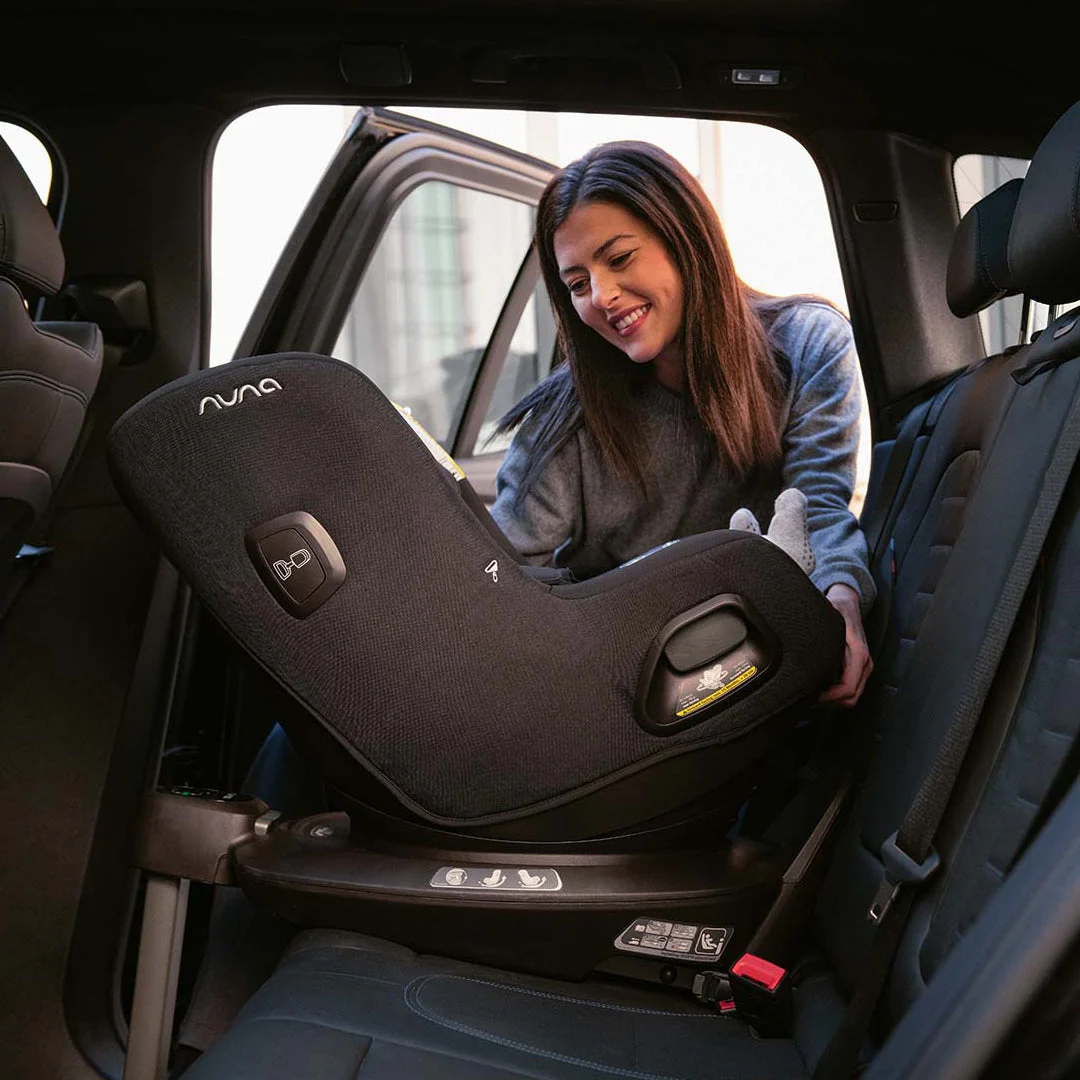 2025 Nuna PRUU Asiento Auto Giratorio – Caviar
