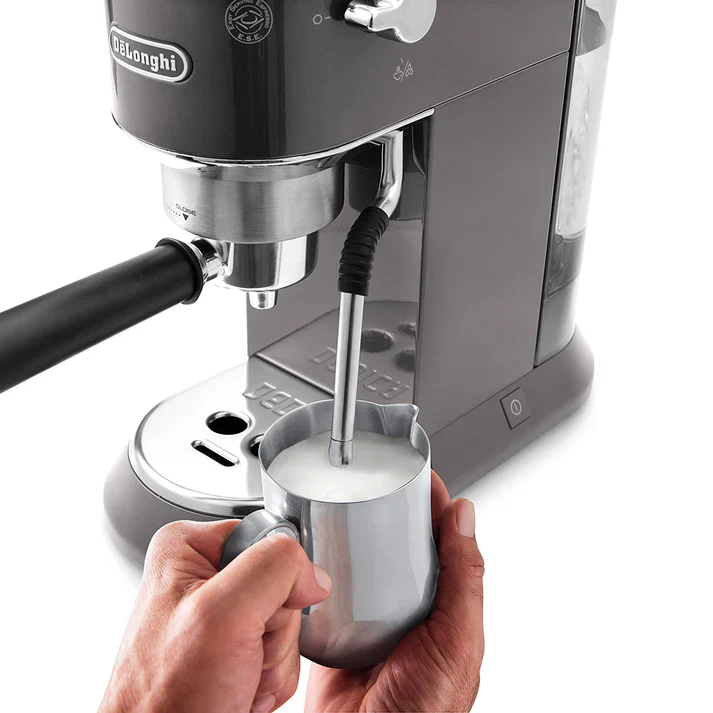 De'Longhi Dedica Arte EC885 - Cafetera espresso compacta con espumador profesional y 15 bares de presión