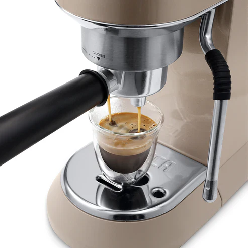 De'Longhi Dedica Arte EC885 - Cafetera espresso compacta con espumador profesional y 15 bares de presión