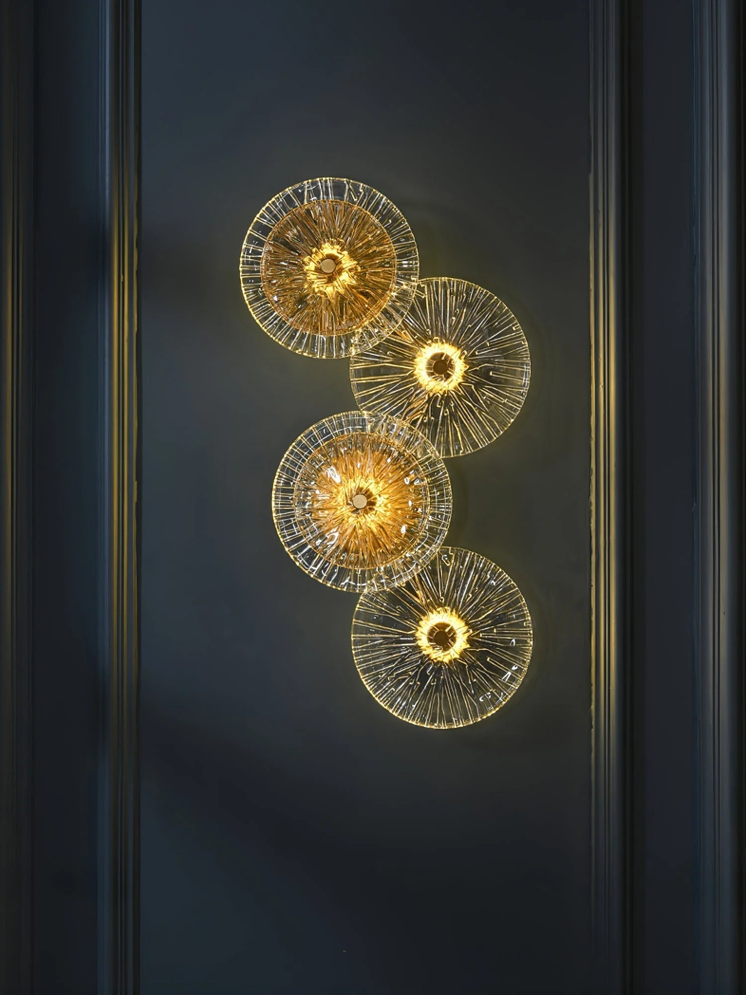 Modern Lotus Flower Wall Light �C Sculptural LED Sconce in Aluminium and Glass