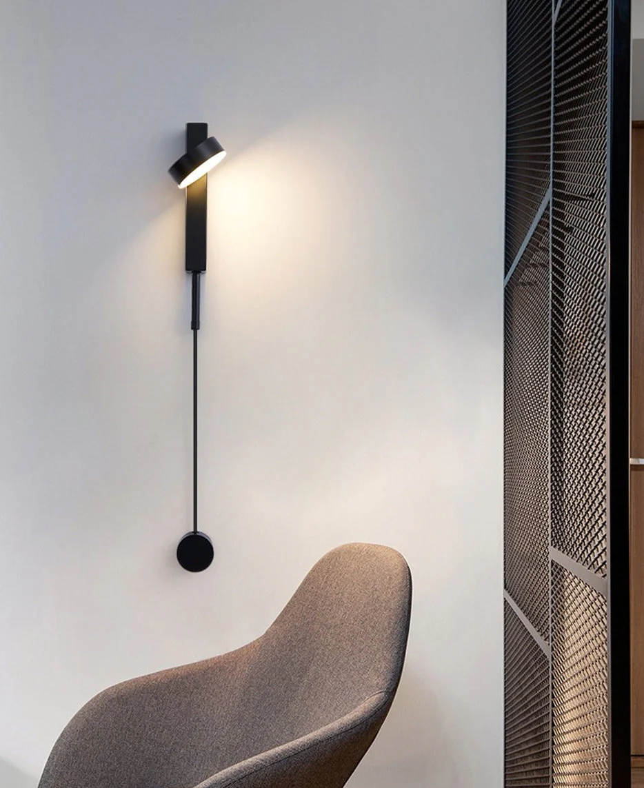 Modern Adjustable Wall Light �C Minimalist LED Sconce in Iron & Aluminium