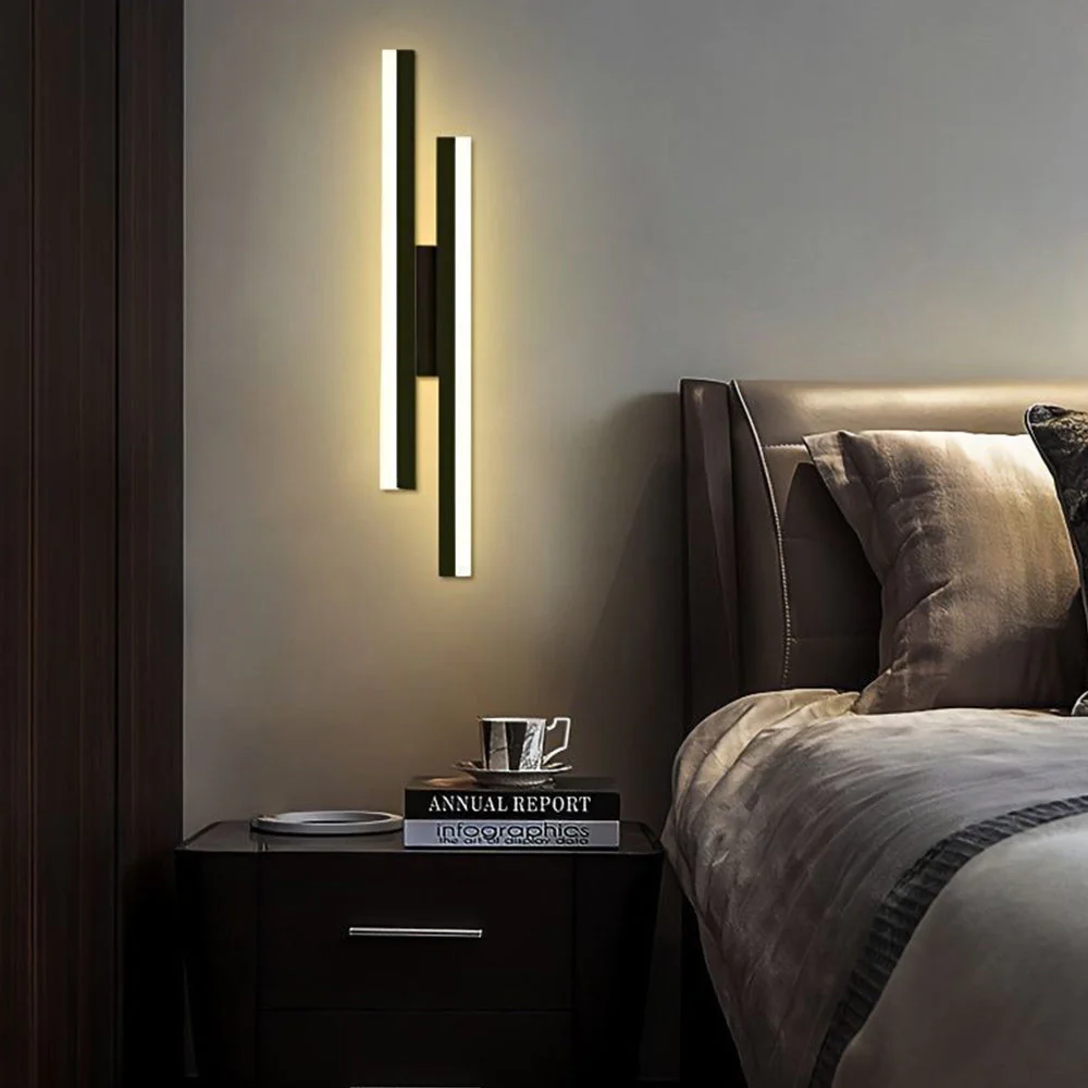 Modern LED Wall Light �C Sleek Vertical Acrylic Sconce for Living Room or Hallway