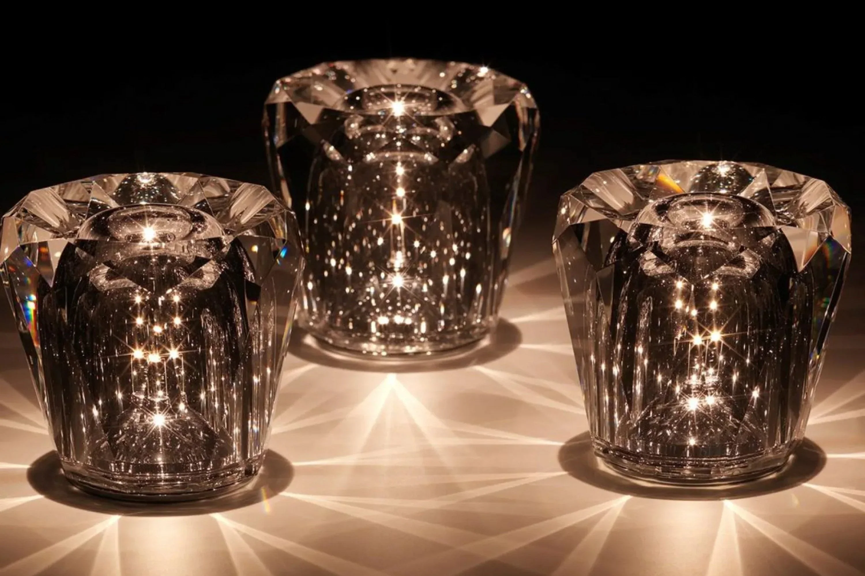 Rechargeable Crystal LED Table Lamp �C Geometric Faceted Design