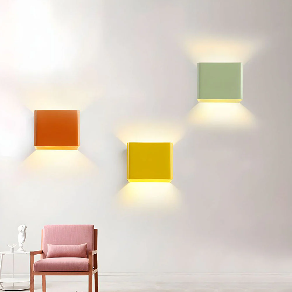 Modern Cube Wall Light �C Minimalist LED Sconce with Dual Up and Down Lighting