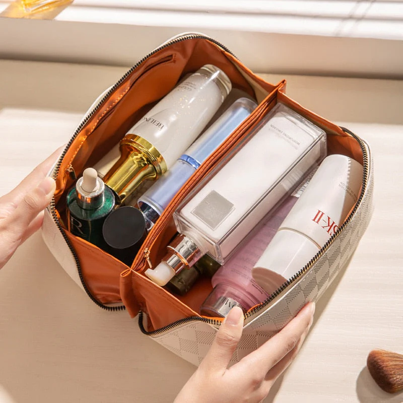Luxurious Checkered PU Leather Cosmetic Organizer Bag with Multi-Compartments
