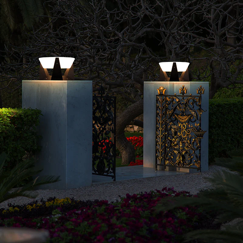 Solar-Powered Geometric Outdoor Garden Light - Sleek Modern Design