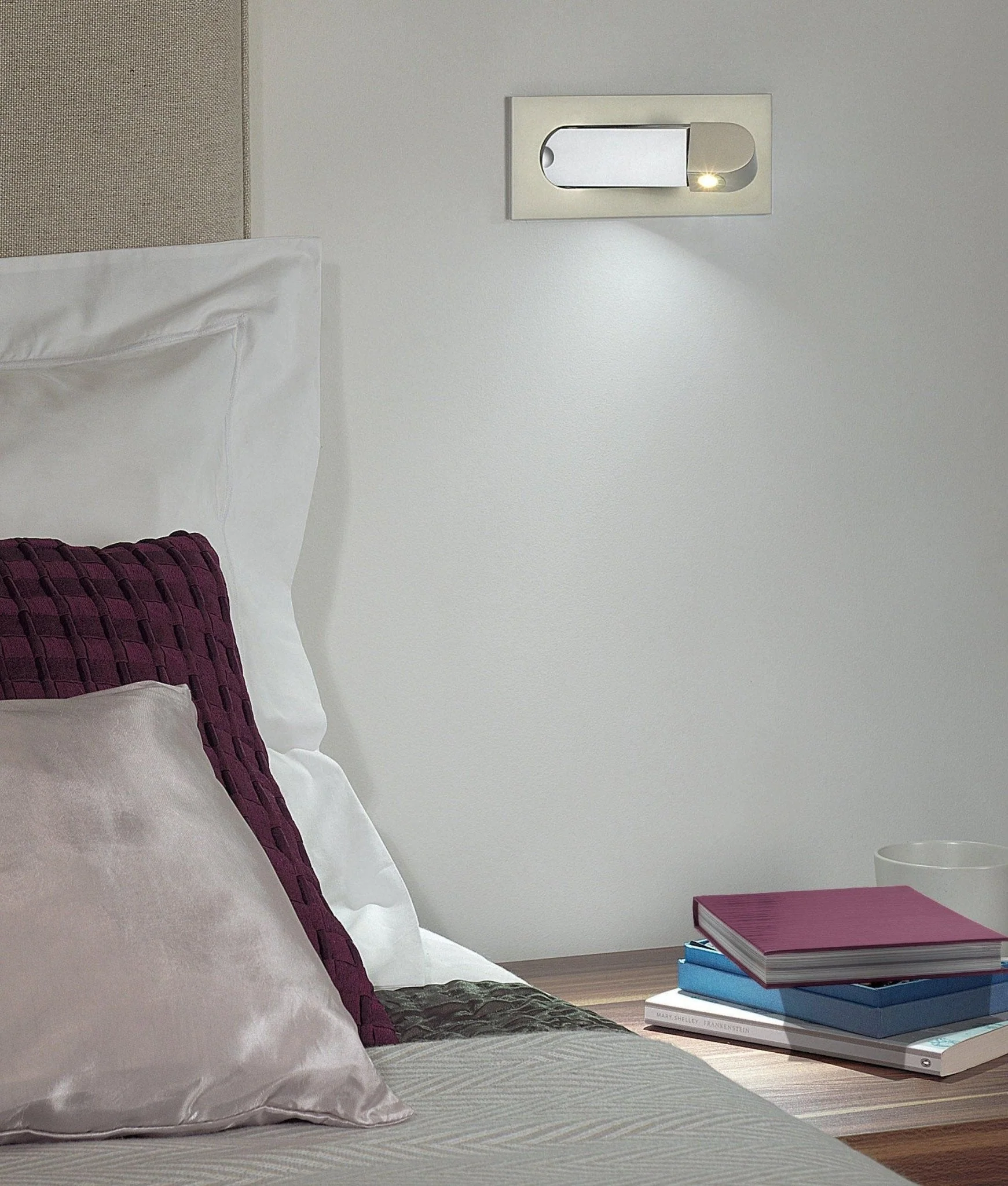 Modern Minimalist LED Wall-Mounted Adjustable Reading Lamp