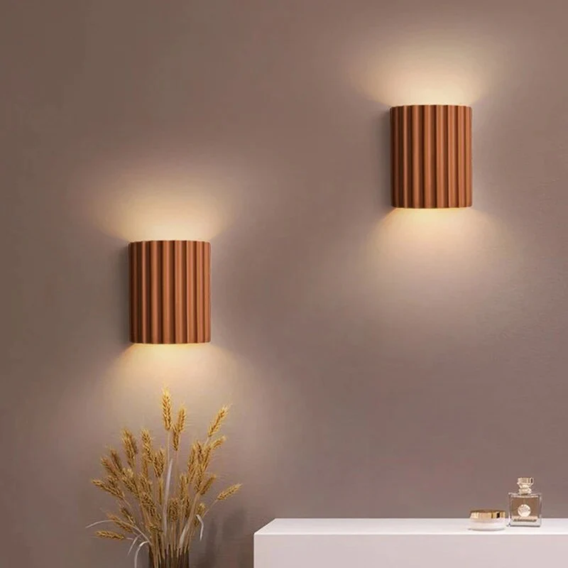 Modern Resin Wall Sconce �C Ribbed LED Light for Living Room & Hallway