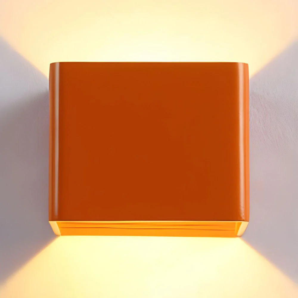 Modern Cube Wall Light �C Minimalist LED Sconce with Dual Up and Down Lighting