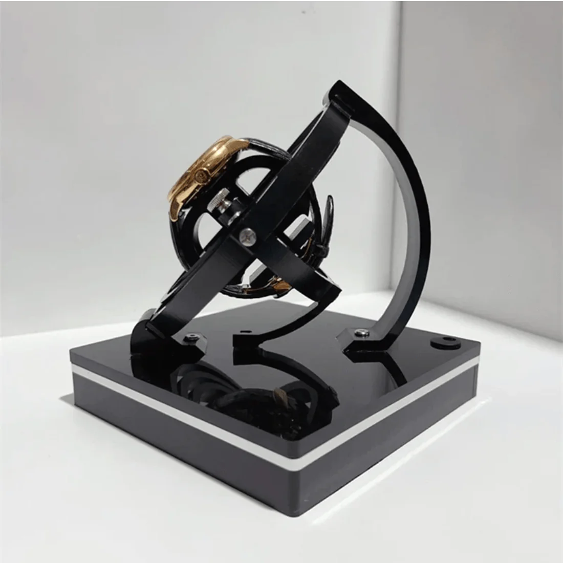 Contemporary Automatic Watch Winder with Gyroscopic Display for Luxury Timepieces