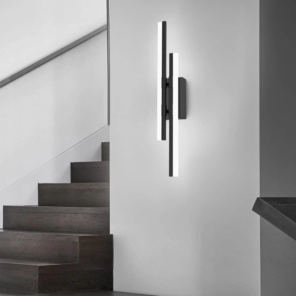 Modern LED Wall Light �C Sleek Vertical Acrylic Sconce for Living Room or Hallway