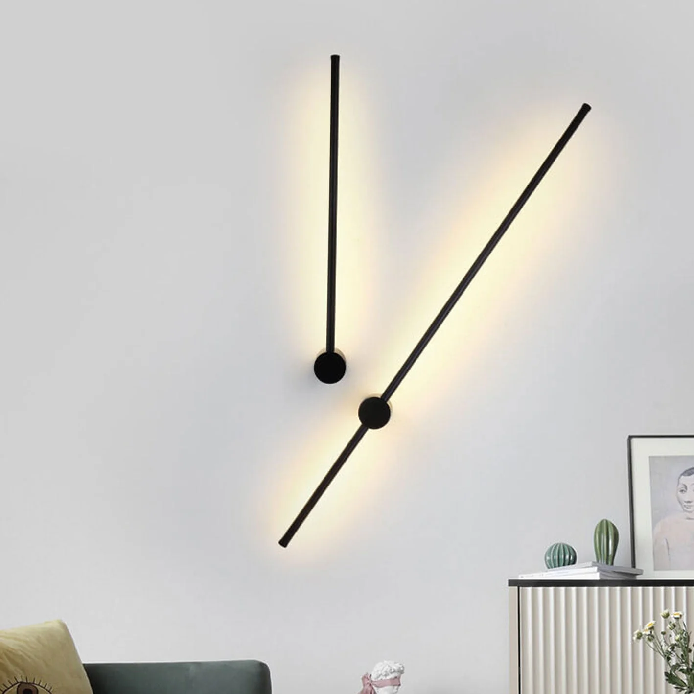 Modern LED Wall Light �?Minimalist Aluminium Sconce with Twin Linear Rod Design