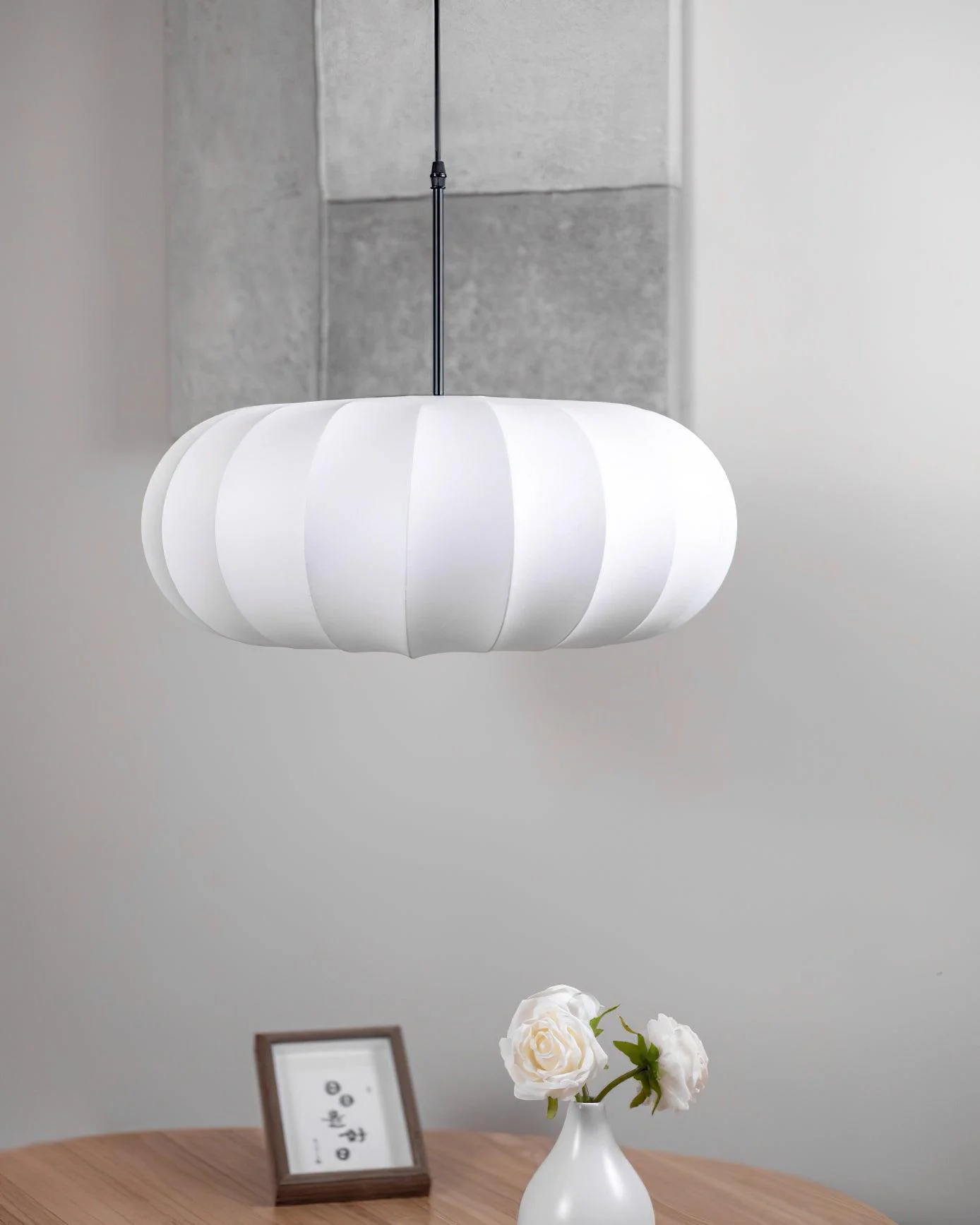 Minimalist Verona Pendant Light with Ribbed Design and Japanese Elegance