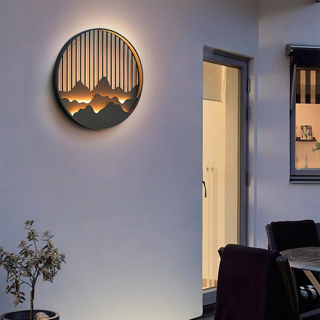 Modern Outdoor Wall Light �C Weatherproof LED Garden Lamp with 3D Mountain Design