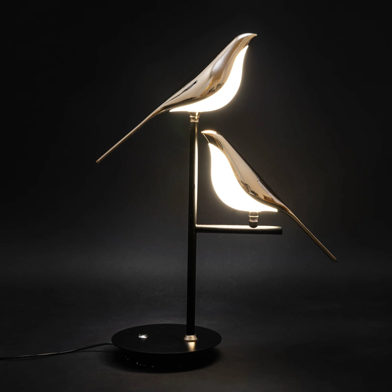 Elegant LED Table Lamp with Artistic Bird Design - Modern Home Lighting