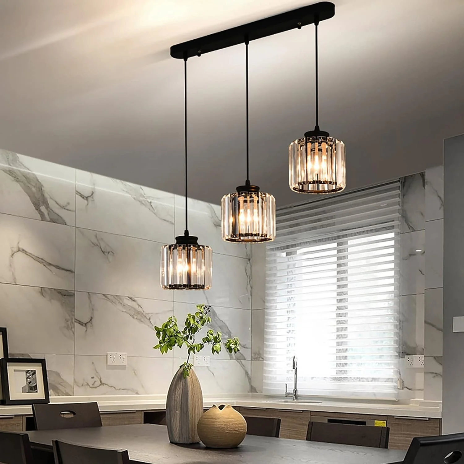 Modern Multi-Light Glass Pendant Light �C Sleek Geometric Design for Kitchen or Dining Room