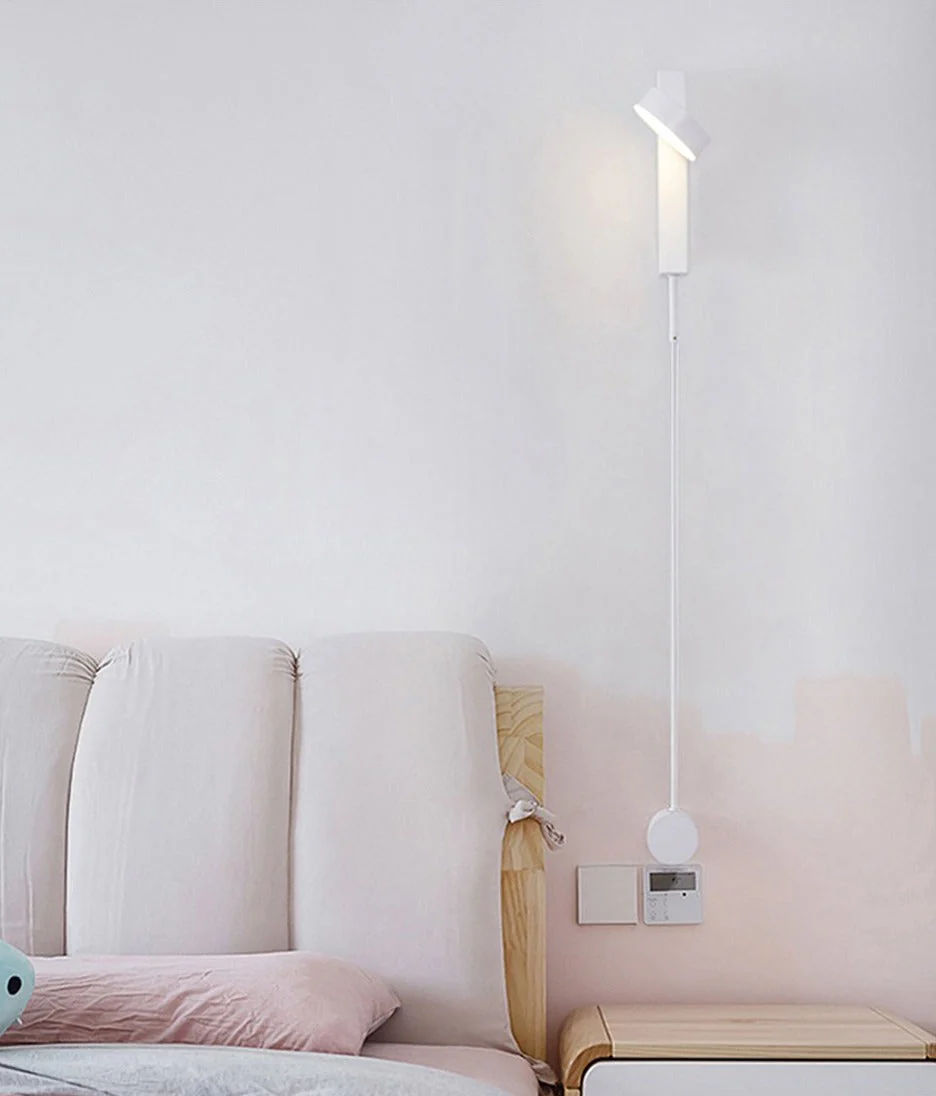 Modern Adjustable Wall Light �C Minimalist LED Sconce in Iron & Aluminium