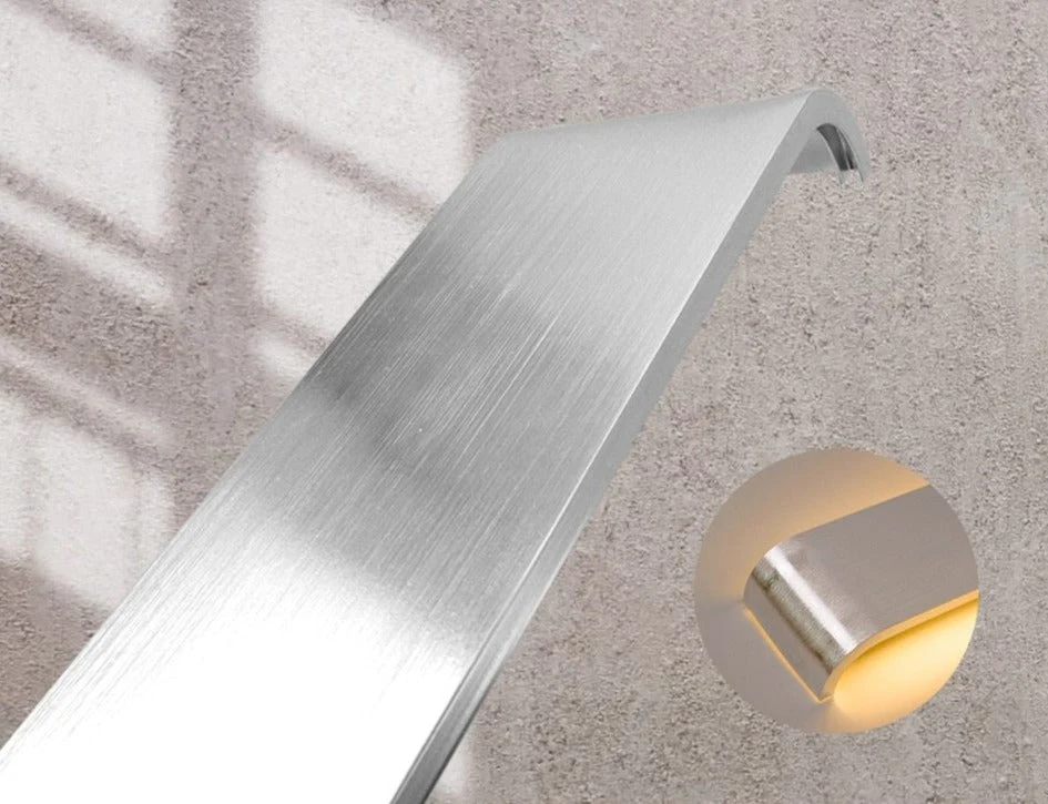 Modern LED Wall Light �C Sleek Aluminium Sconce for Ambient Home Lighting
