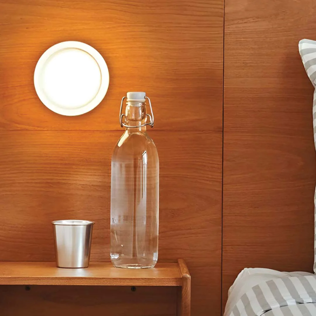 Modern Dimpled Wall Sconce �?Metal Light Fixture