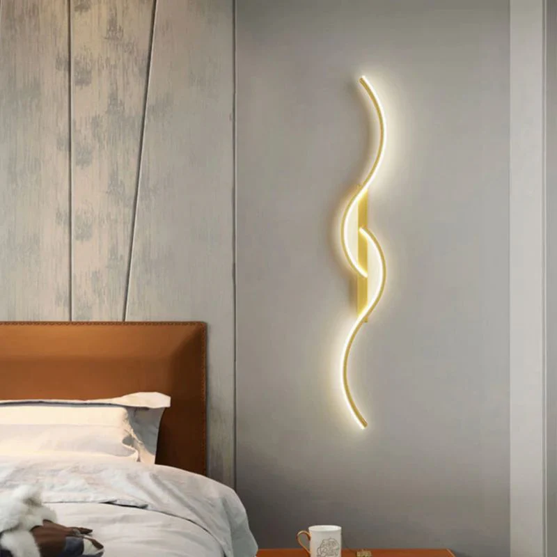 Modern LED Wall Sculpture Light �C Minimalist Curved Design in Metal & Aluminium