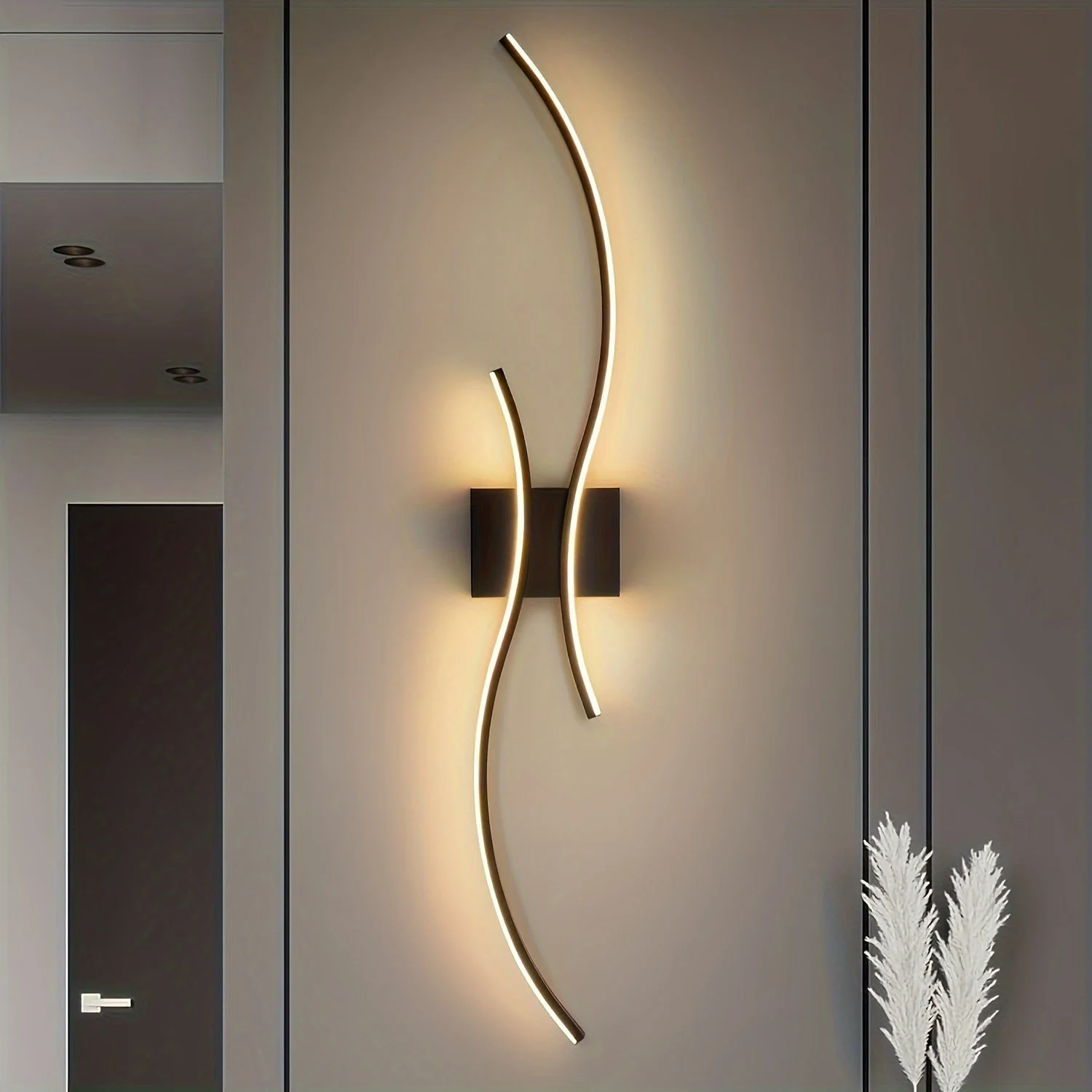 Curved LED Wall Lamp, Adjustable Brightness, Easy Installation