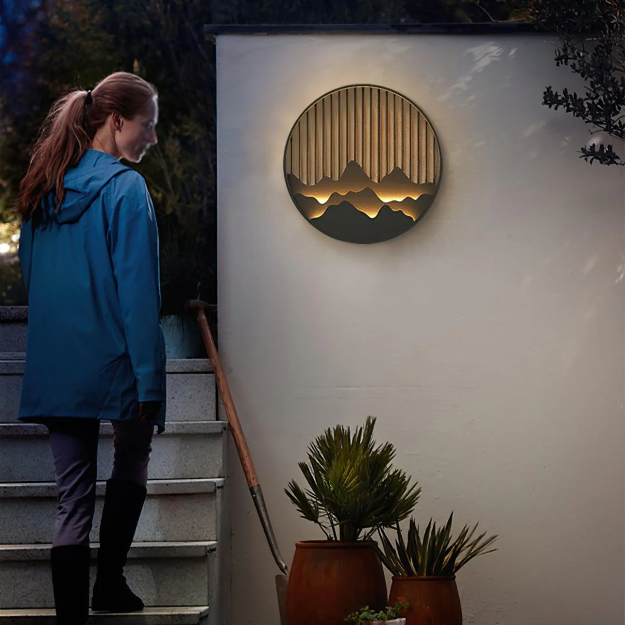 Modern Outdoor Wall Light �C Weatherproof LED Garden Lamp with 3D Mountain Design