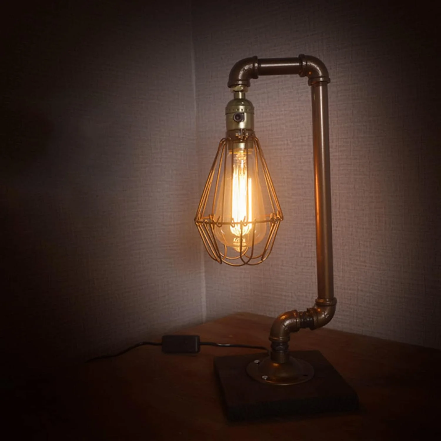 Industrial Vintage Metal Table Lamp - Retro Loft Style with Exposed Bulb