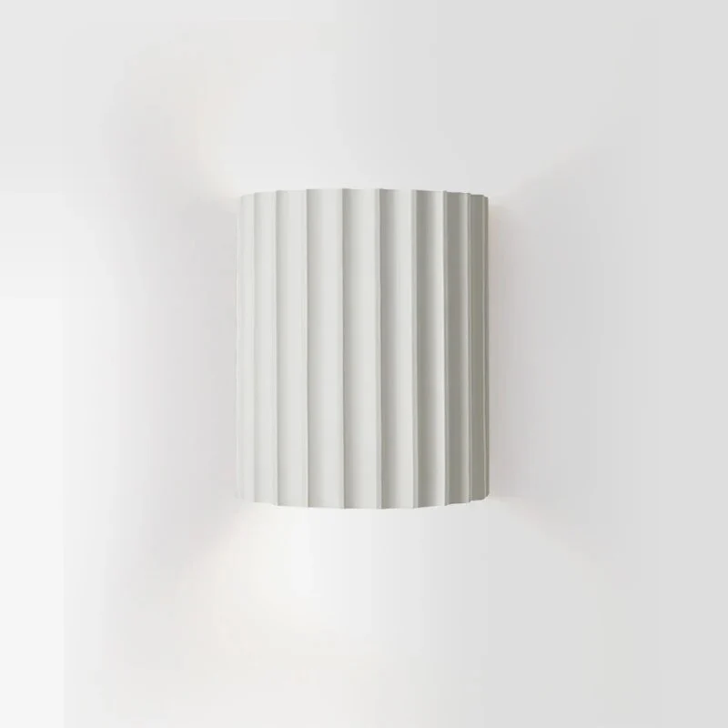 Modern Resin Wall Sconce �C Ribbed LED Light for Living Room & Hallway