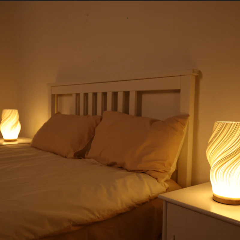 Modern Sculptural Wavecrest Lamp �?Artistic Table Lamp with Fluid Design
