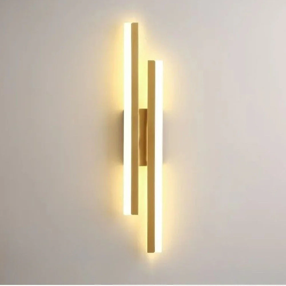 Modern LED Wall Light �C Sleek Vertical Acrylic Sconce for Living Room or Hallway
