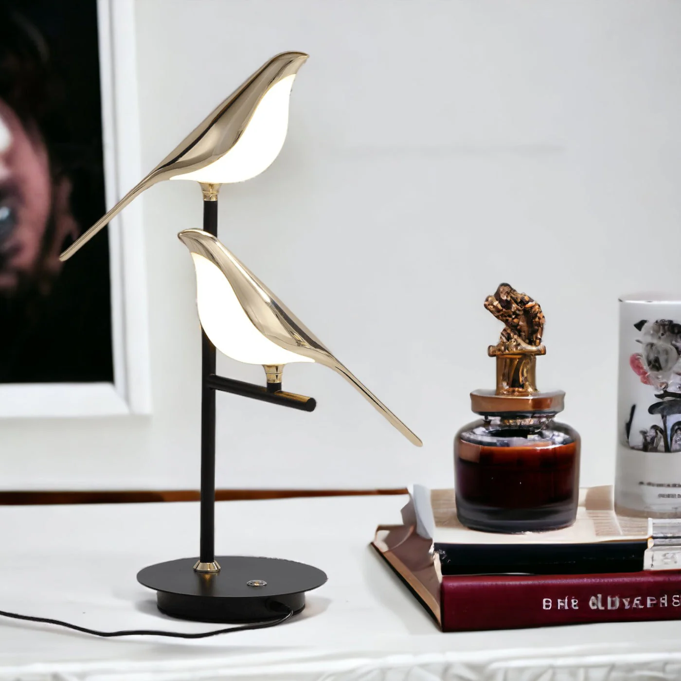 Elegant LED Table Lamp with Artistic Bird Design - Modern Home Lighting