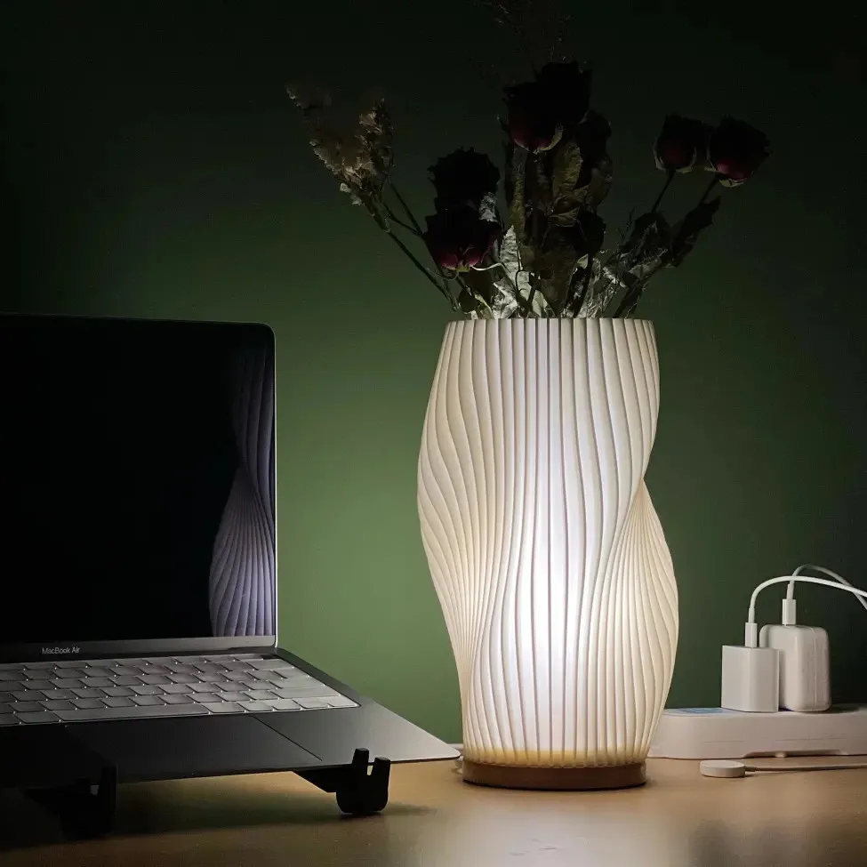 Modern Sculptural Wavecrest Lamp �?Artistic Table Lamp with Fluid Design