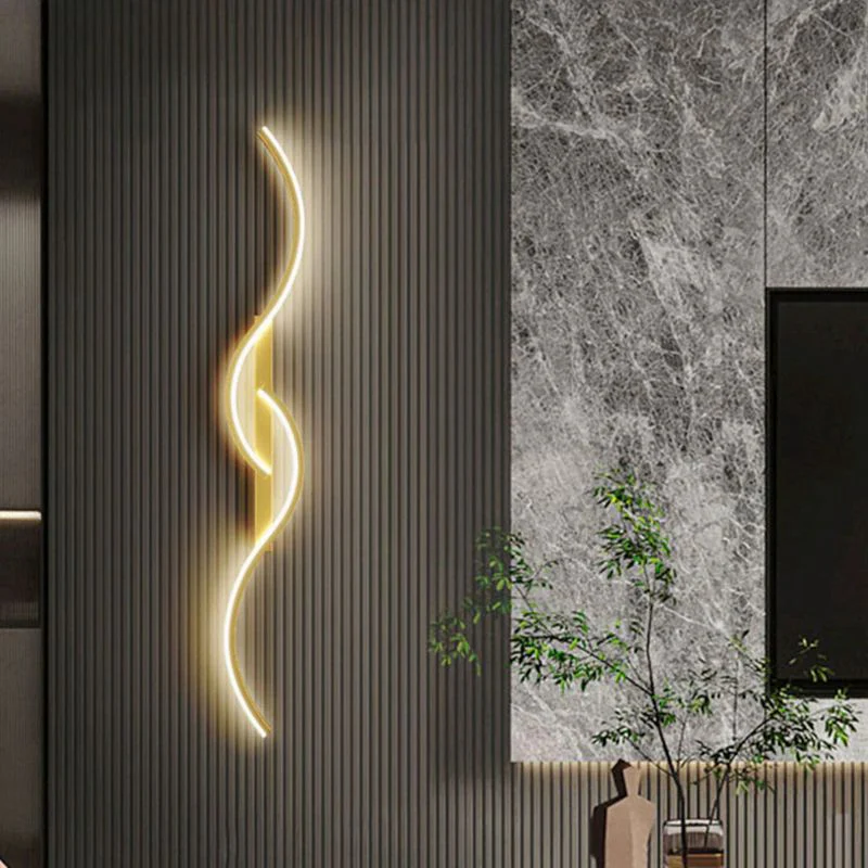 Modern LED Wall Sculpture Light �C Minimalist Curved Design in Metal & Aluminium