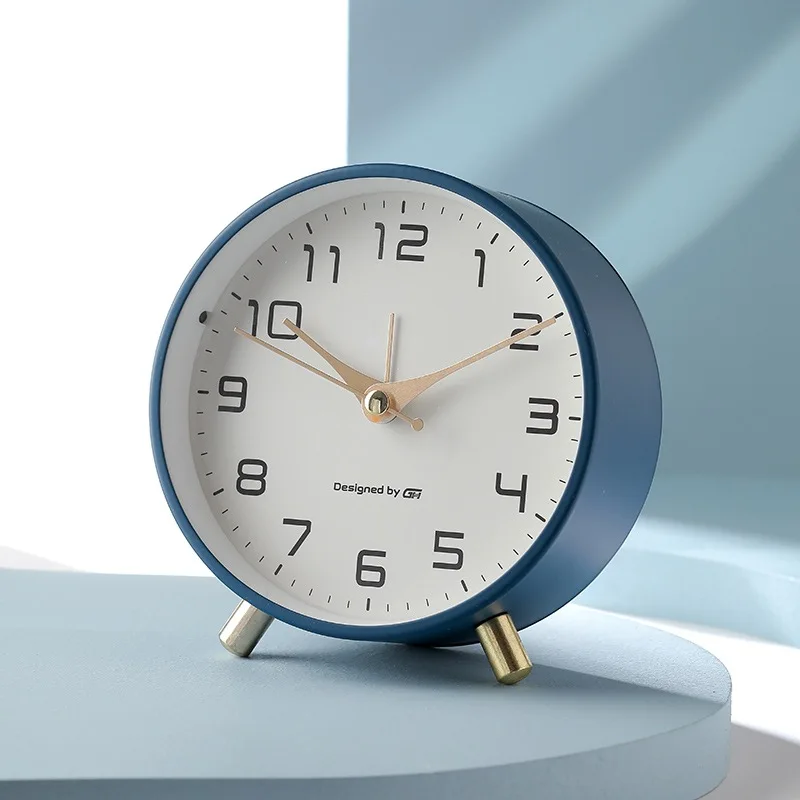 Scandinavian Silent Table Clock with Metal Frame and Analog Display