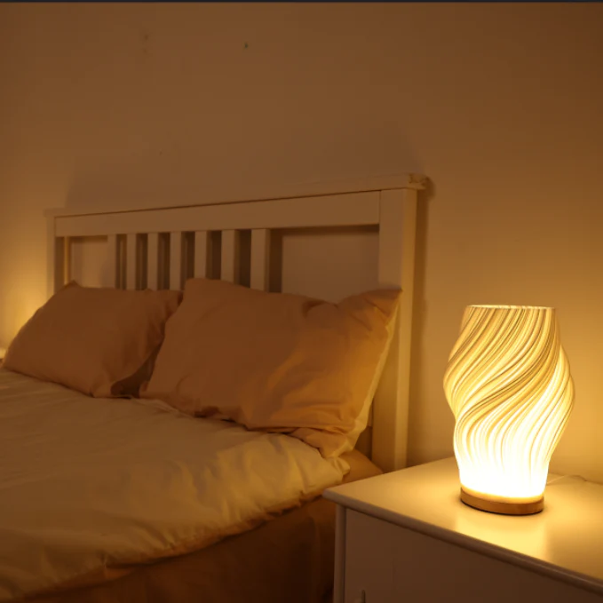 Modern Sculptural Wavecrest Lamp �?Artistic Table Lamp with Fluid Design