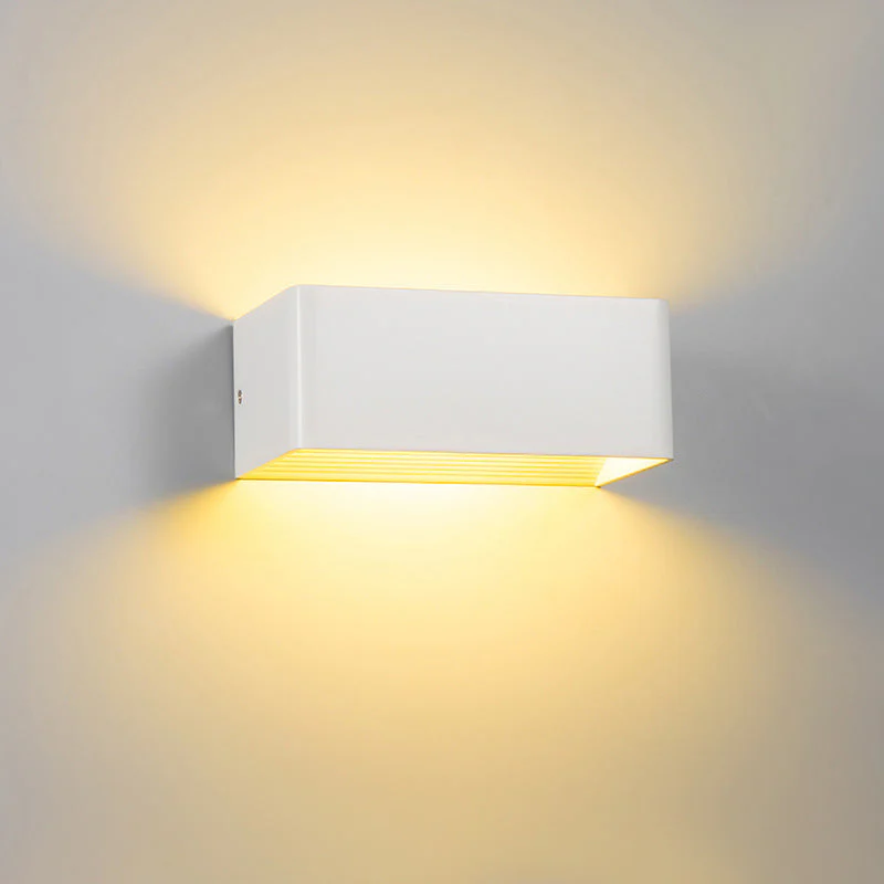 Modern Cube Wall Light �C Minimalist LED Sconce with Dual Up and Down Lighting