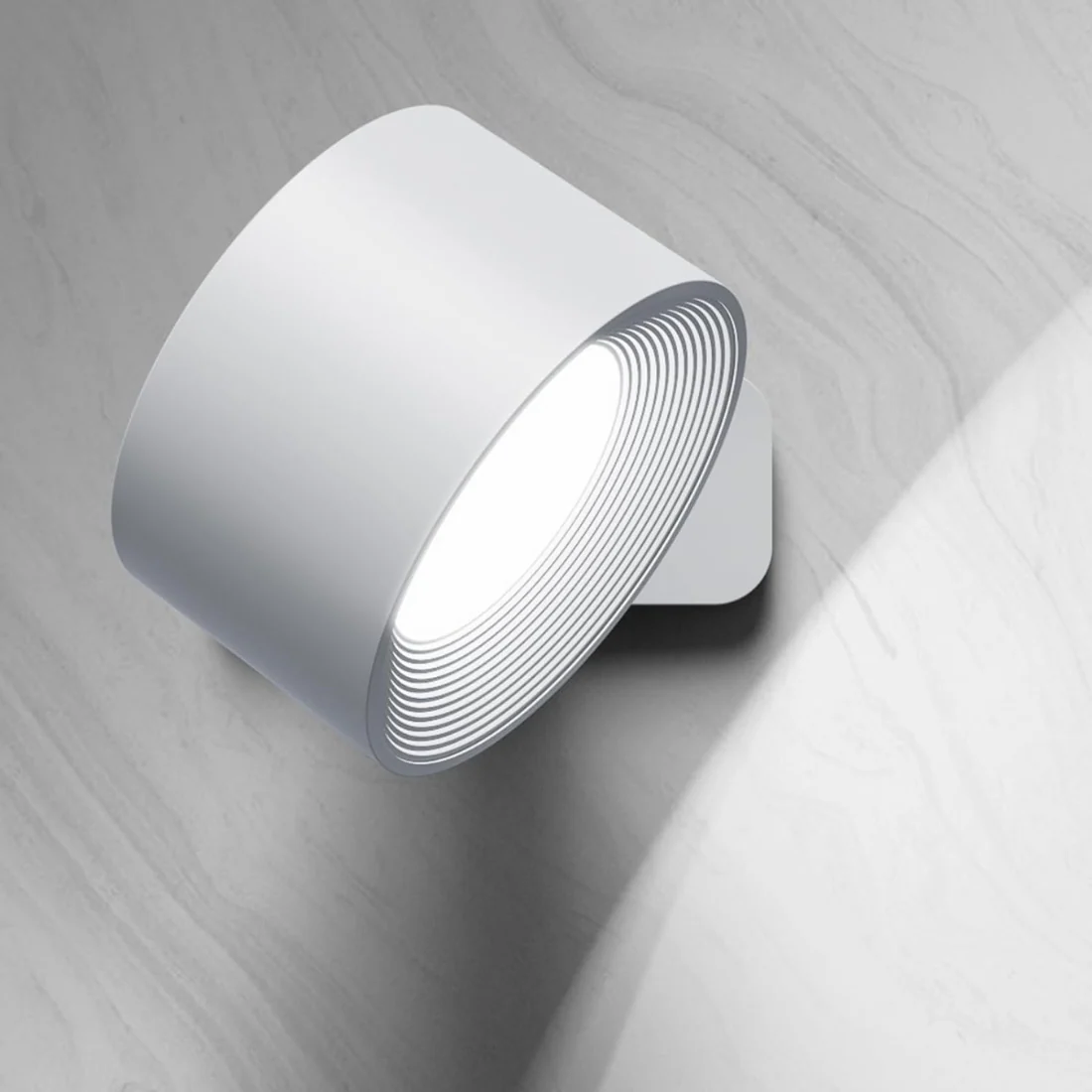 Wall Lamp | Matte Black Metal & Natural Wood | 360�� Rotatable Head | Living Room Accent