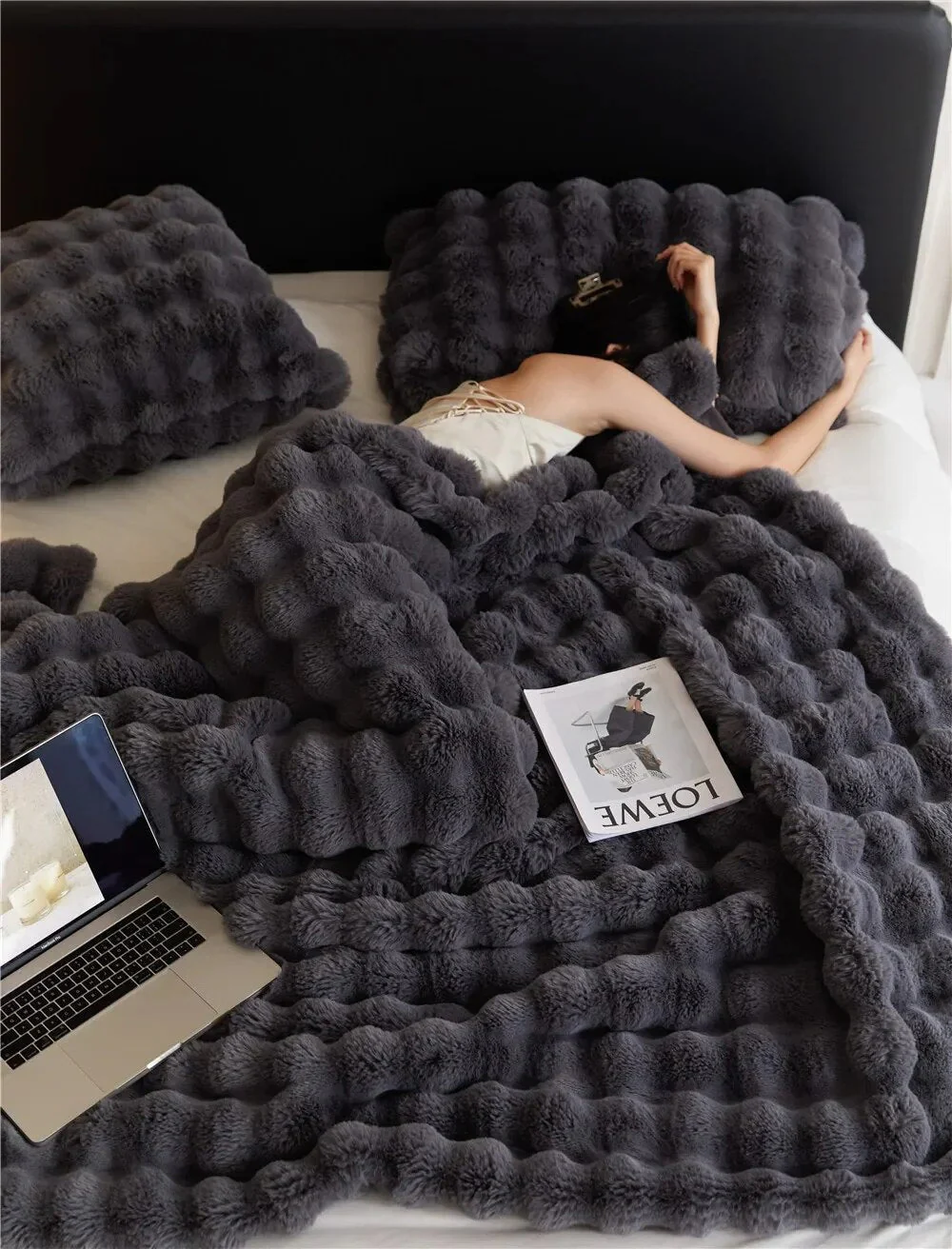 Throw Blanket | Plush Fabric | Soft Tactile Texture | Living Room Accent