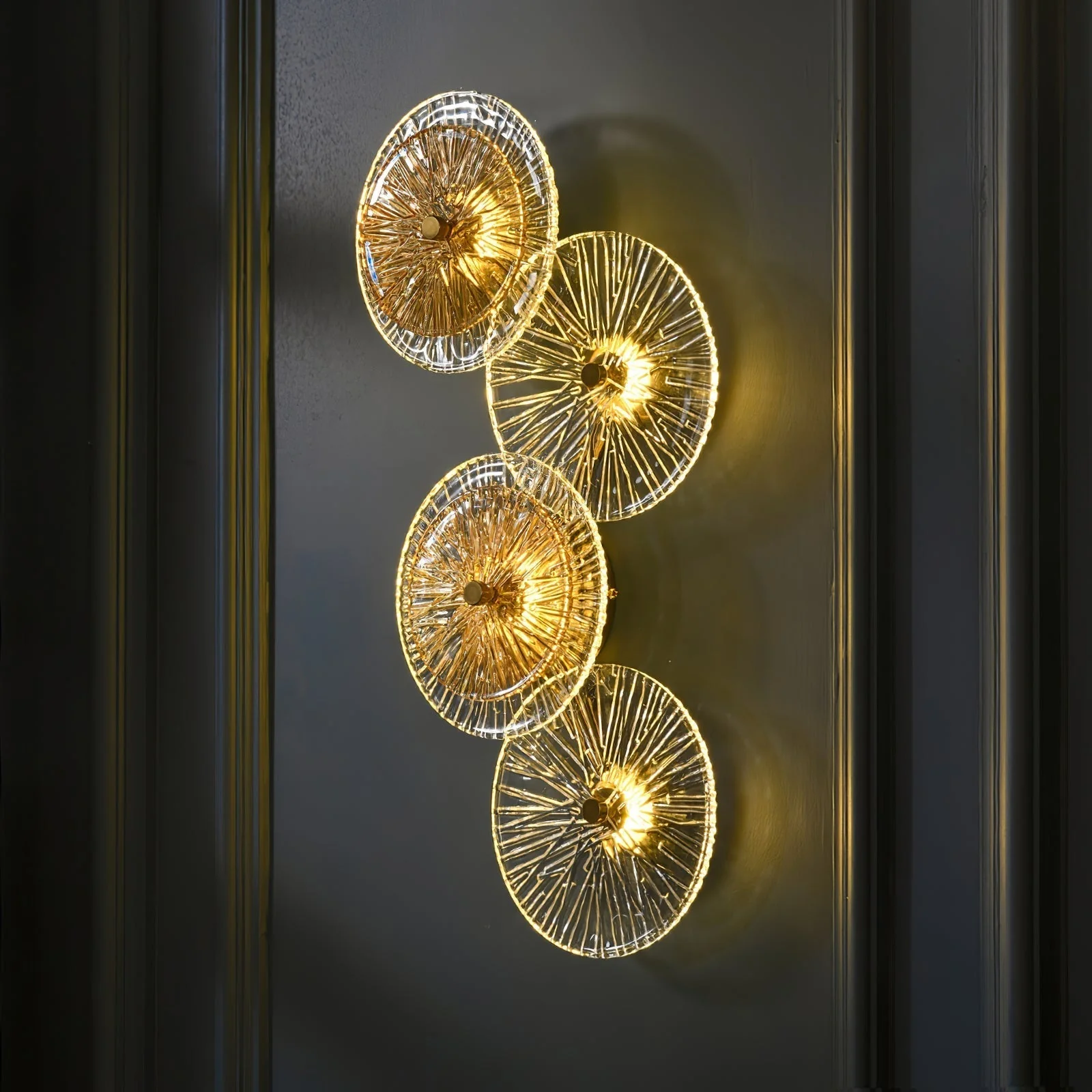 Modern Lotus Flower Wall Sconce �C Artistic LED Light with Elegant Radial Disc Design