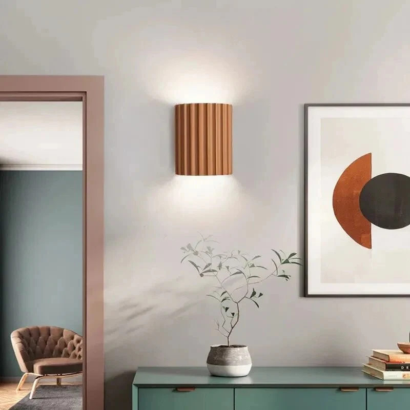 Modern Resin Wall Sconce �C Ribbed LED Light for Living Room & Hallway