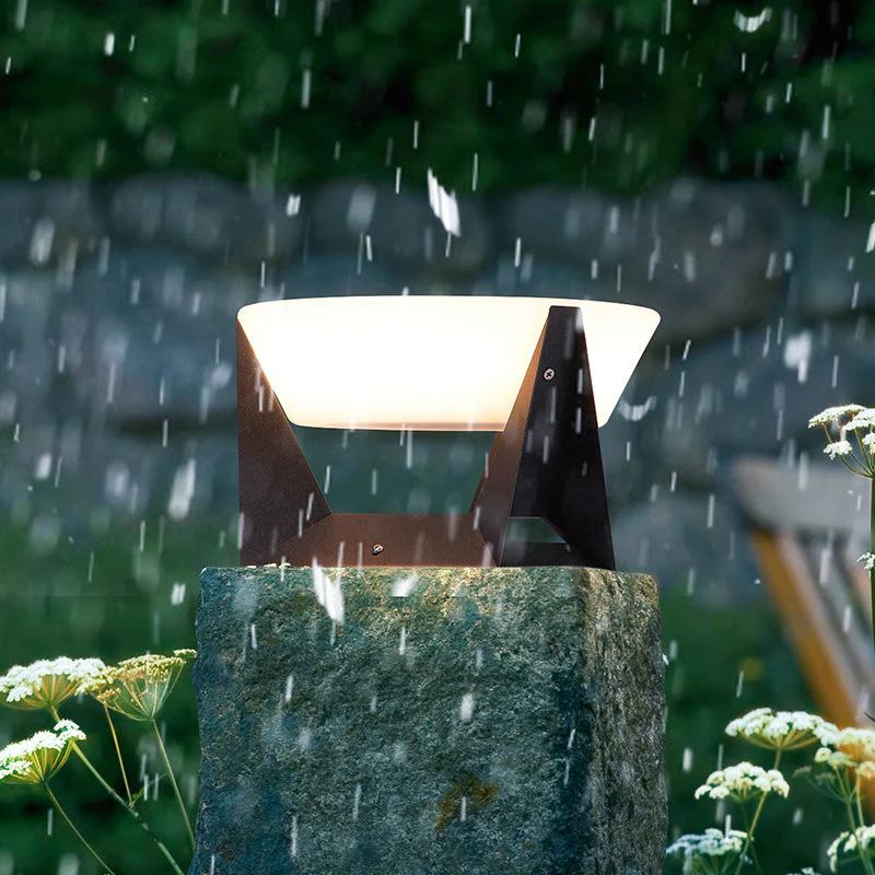 Solar-Powered Geometric Outdoor Garden Light - Sleek Modern Design