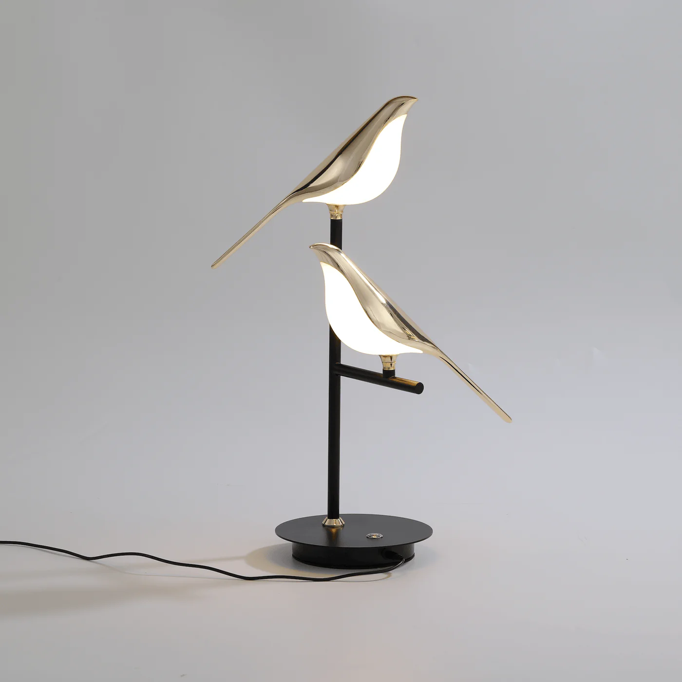 Elegant LED Table Lamp with Artistic Bird Design - Modern Home Lighting