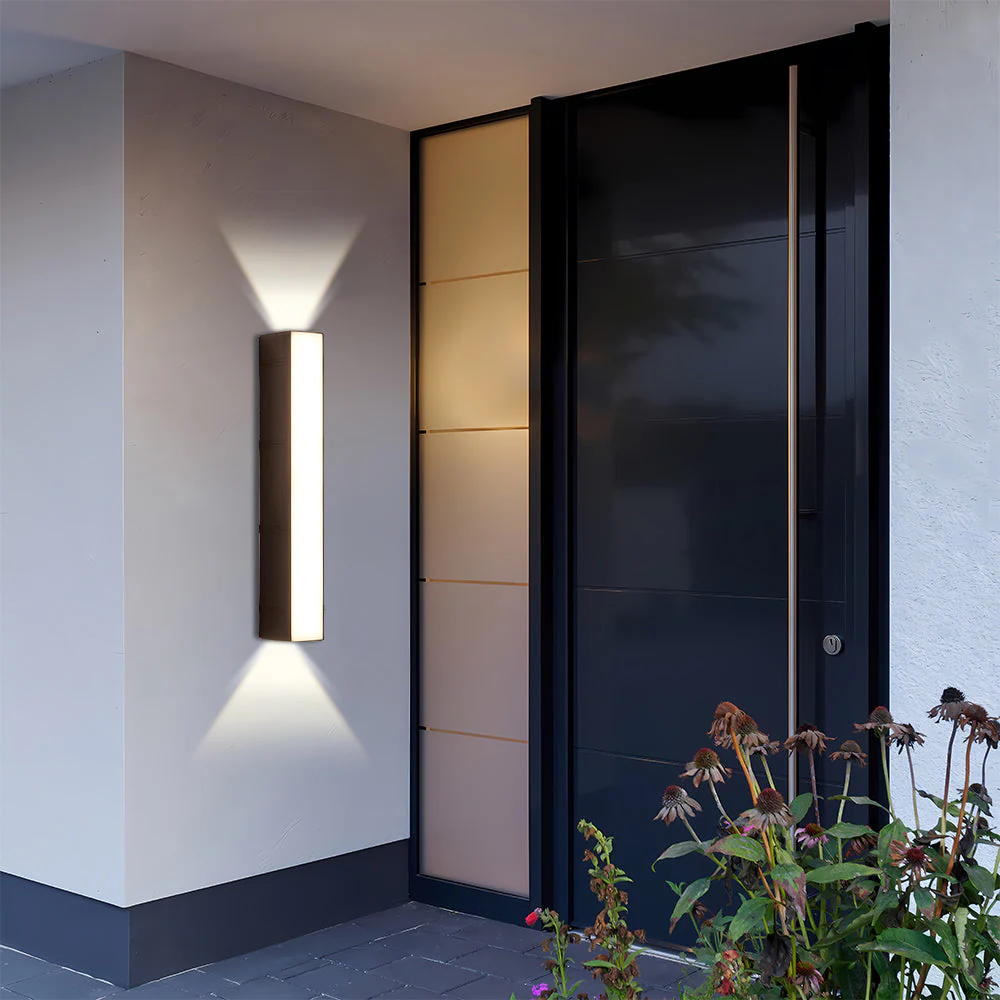 Modern LED Outdoor Wall Light �C Slim Waterproof Bi-Directional Up & Down Sconce