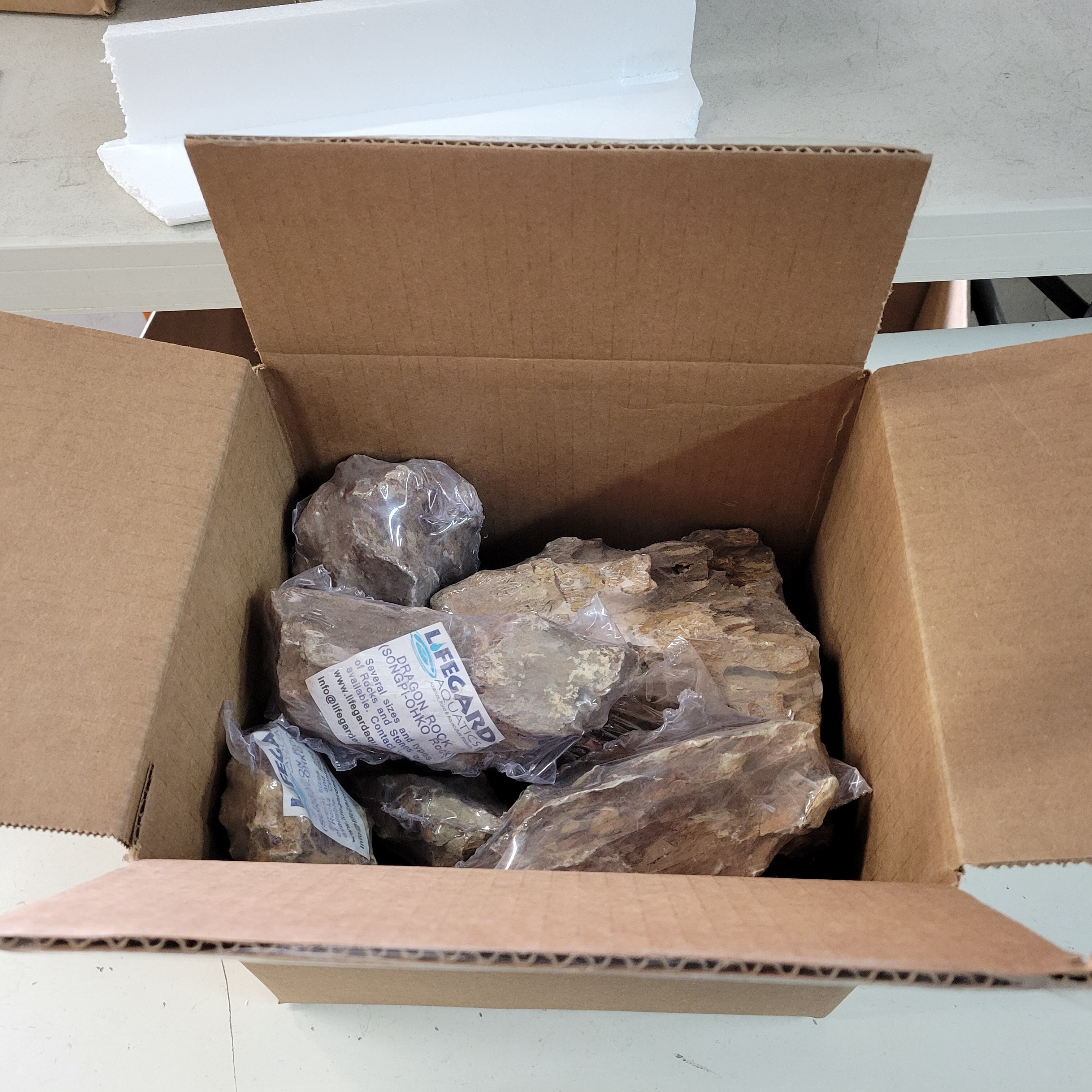 Lifegard Aquatics Dragon Ohko hardscape Rock 44 Lbs. Small Rock Case