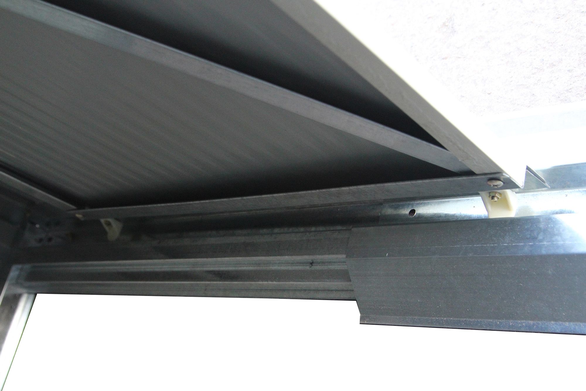 Abri de Jardin en Tôle Galvanisée Cabane de Rangement à Outils Porte Double 2 Aérations, 277x191x192cm, Gris et Blanc