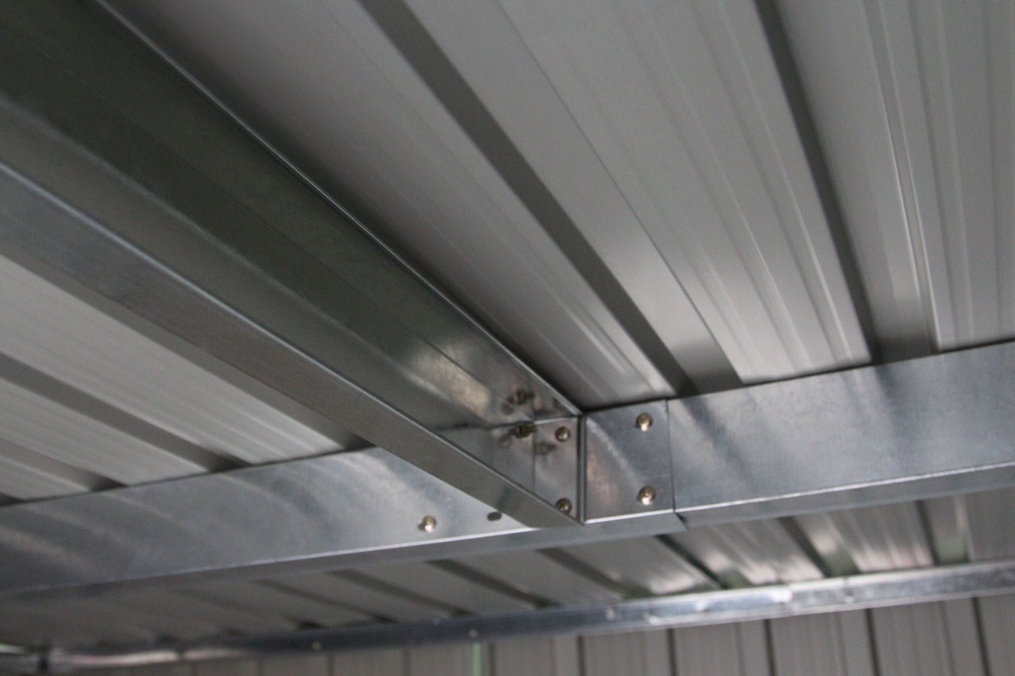 Abri de Jardin en Tôle Galvanisée Cabane de Rangement à Outils Porte Double 2 Aérations, 277x191x192cm, Gris et Blanc